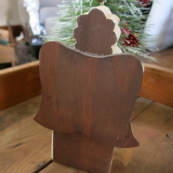 Minimalist Rustic  Wood Angel Décor, Wooden Angel Red Flowers Table Figurine - Picture 7 of 7